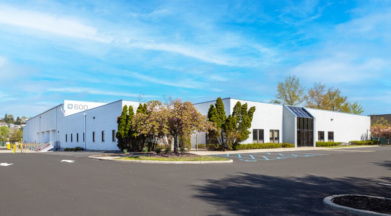600 16th St, Carlstadt, NJ for lease Building Photo- Image 1 of 5