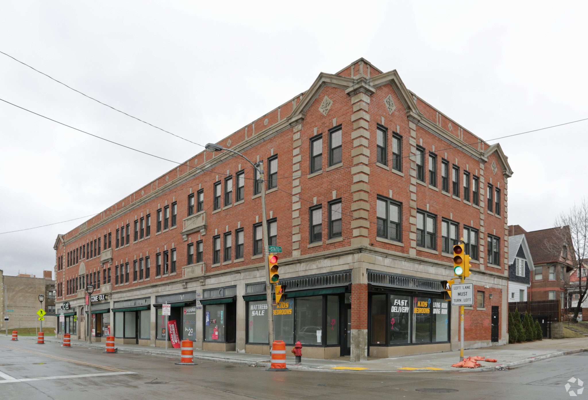 953 N 27th St, Milwaukee, WI for sale Building Photo- Image 1 of 1