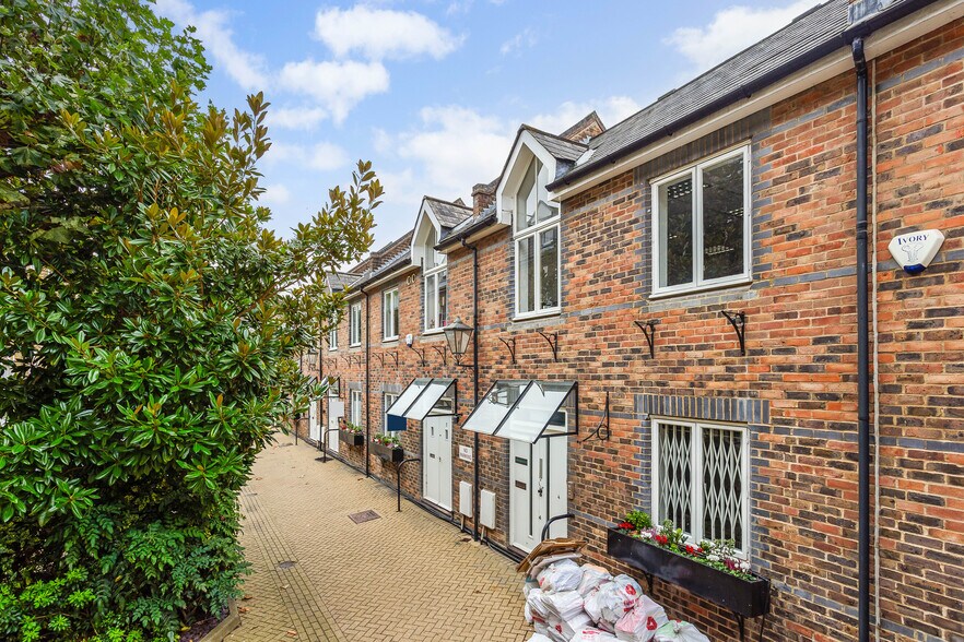 6 Tremadoc Rd, Londres à vendre - Photo du bâtiment - Image 3 de 12