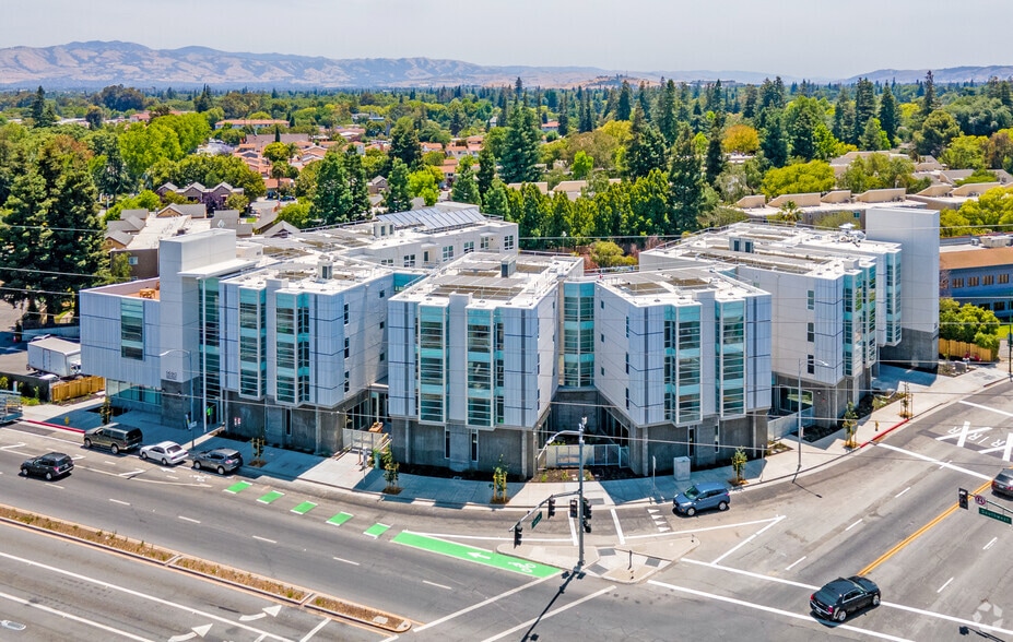 1690 Southwest Expy, San Jose, CA for lease - Building Photo - Image 3 of 18