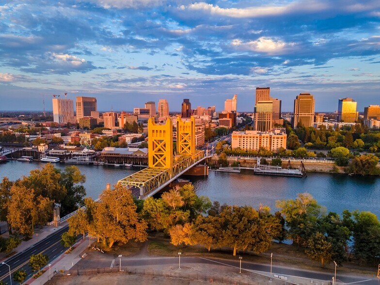 805 S Riverfront St, West Sacramento, CA à louer - Photo du bâtiment - Image 2 de 14