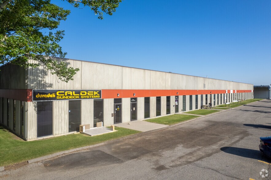 4709 14th St NE, Calgary, AB for sale - Primary Photo - Image 1 of 1