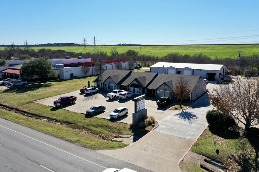 6020 W Pioneer Pky, Arlington, TX à louer - Photo du bâtiment - Image 1 de 4