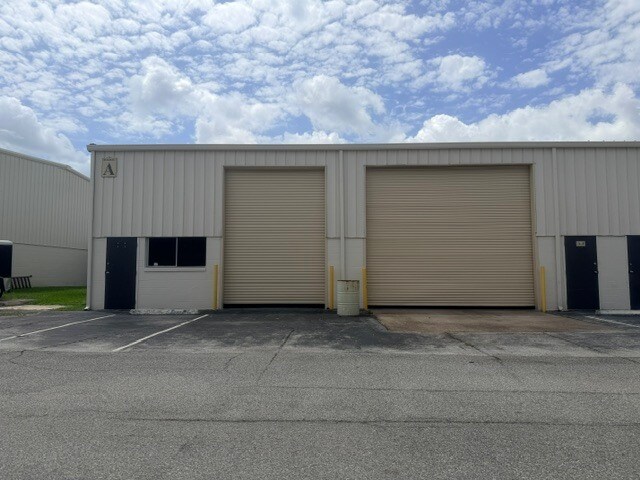 1725 S Nova Rd, Daytona Beach, FL à louer - Photo du bâtiment - Image 2 de 8
