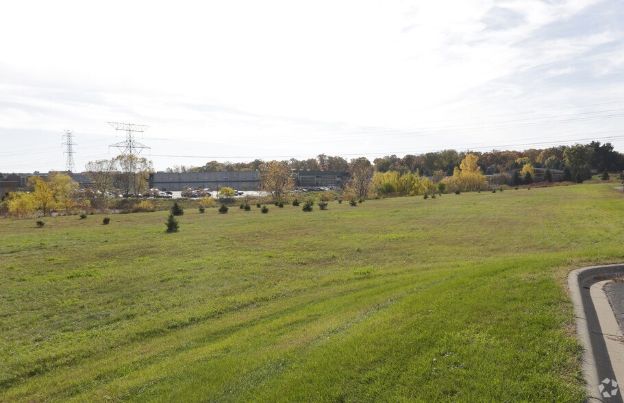 13045 60th St N, Stillwater, MN à vendre - Photo du bâtiment - Image 2 de 5