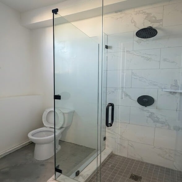 2646-2656 La Cienega Ave, Los Angeles, CA for lease - Building Photo - Image 2 of 12