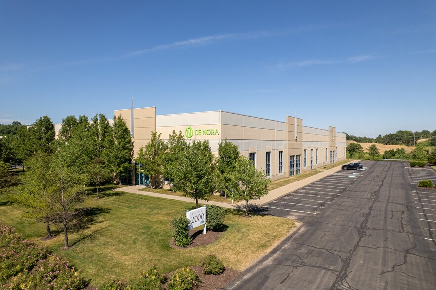 2000 McClaren Woods Dr, Coraopolis, PA à louer - Photo du bâtiment - Image 3 de 6