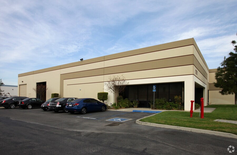 1931 Sampson Ave, Corona, CA à louer - Photo principale - Image 3 de 8