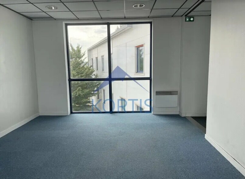 Bureau dans Genay à louer - Photo intérieure - Image 3 de 5