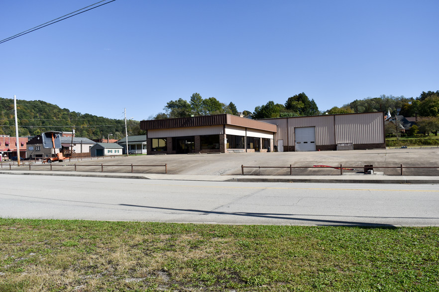 101 Broadway St, Point Marion, PA à vendre - Photo du bâtiment - Image 1 de 1