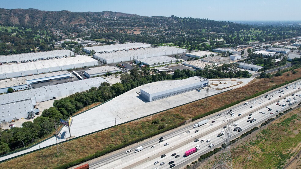 3900 Baybar Rd, Pico Rivera, CA à louer - Aérien - Image 3 de 12
