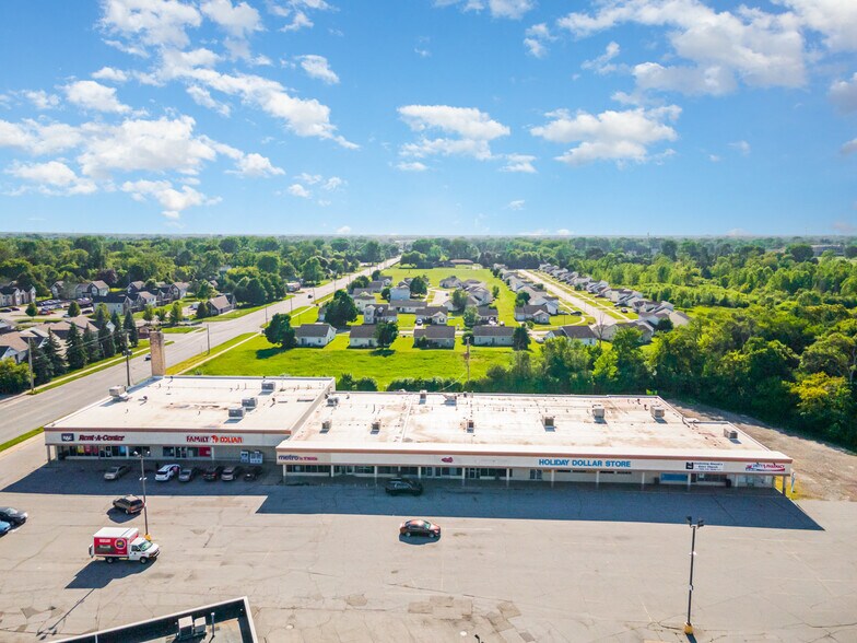 3405-3419 E Genesee Ave, Saginaw, MI à louer - Photo du bâtiment - Image 2 de 17