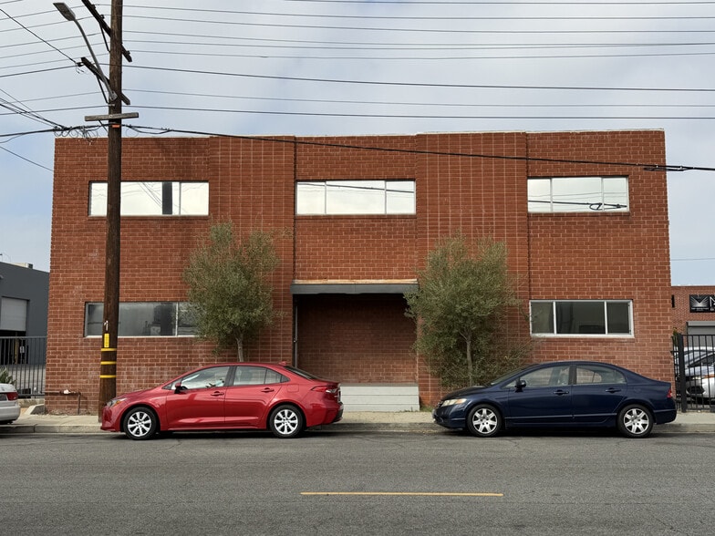 2521 Ontario St, Burbank, CA for lease - Building Photo - Image 2 of 2