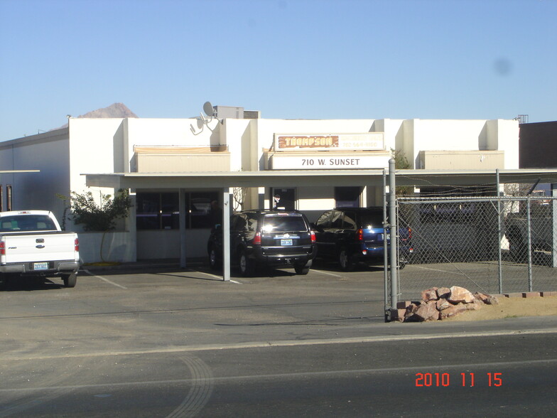 710 W Sunset Rd, Henderson, NV for lease - Primary Photo - Image 1 of 5