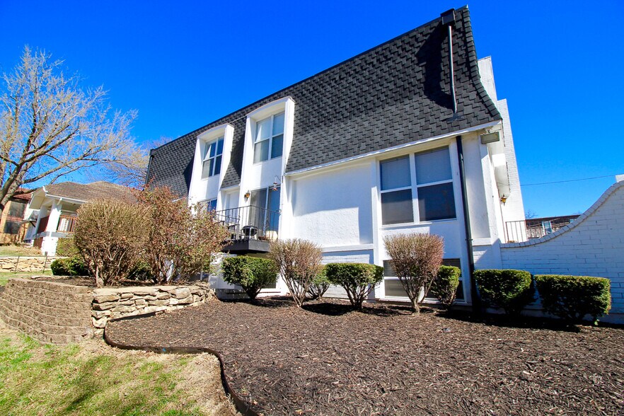 4427-4433 Holly St, Kansas City, MO à vendre - Photo du bâtiment - Image 2 de 19