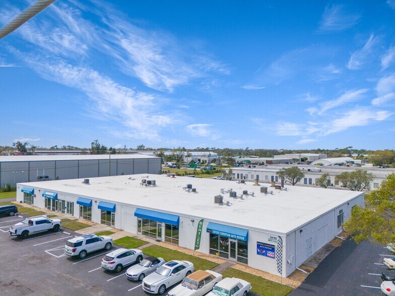 1410 Commerce Blvd, Sarasota, FL à louer - Photo du bâtiment - Image 3 de 19