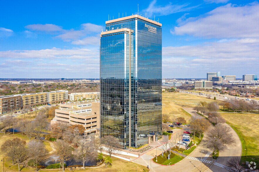 2425 & 2435 N Central Expy, Richardson, TX à louer - Photo du bâtiment - Image 3 de 30