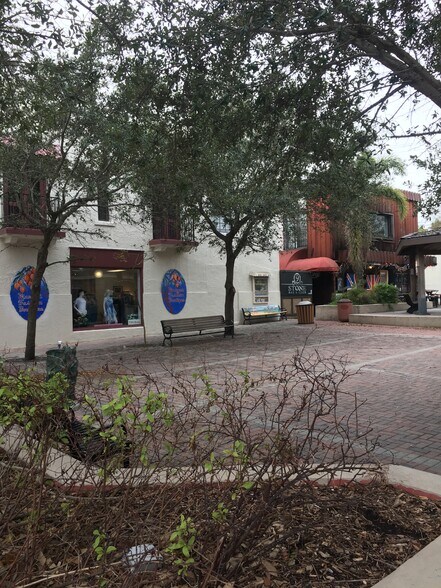 401-411 Brevard Ave, Cocoa, FL à louer - Photo du bâtiment - Image 3 de 15