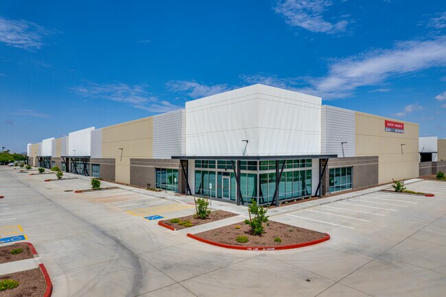 Plus de détails pour 1205 N Eliseo Felix Jr Way, Avondale, AZ - Industriel à louer