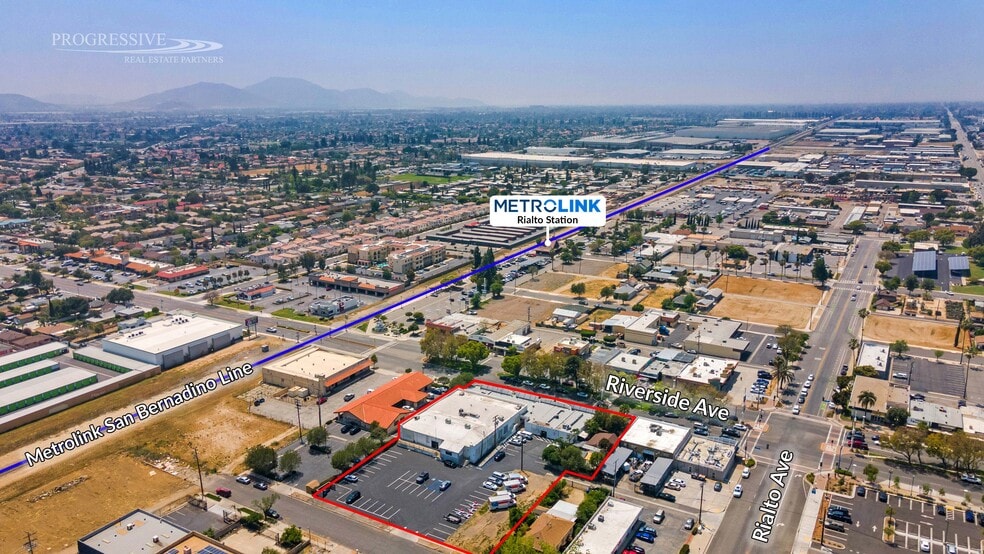 211-230 S Riverside Ave, Rialto, CA for lease - Building Photo - Image 3 of 14
