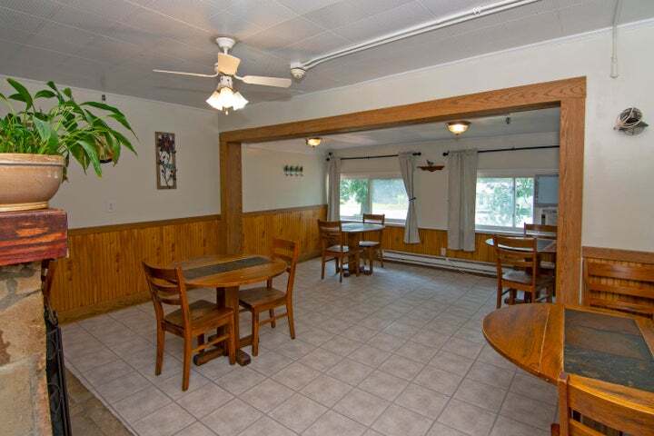 408 Nicholas st, Rupert, WV à vendre - Photo du bâtiment - Image 3 de 5