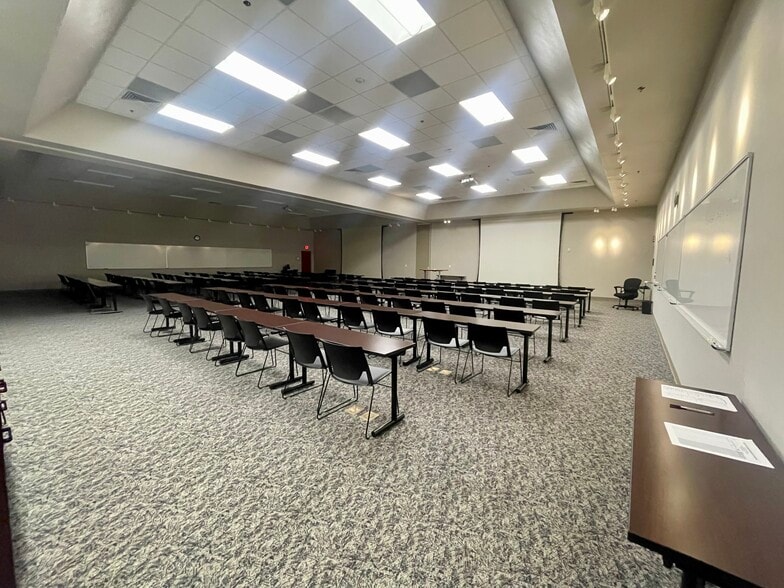 2336 US-183, Cuero, TX for sale - Interior Photo - Image 3 of 13