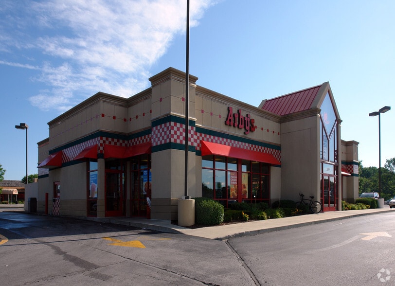 333 E Washington Center Rd, Fort Wayne, IN for lease - Building Photo - Image 2 of 3