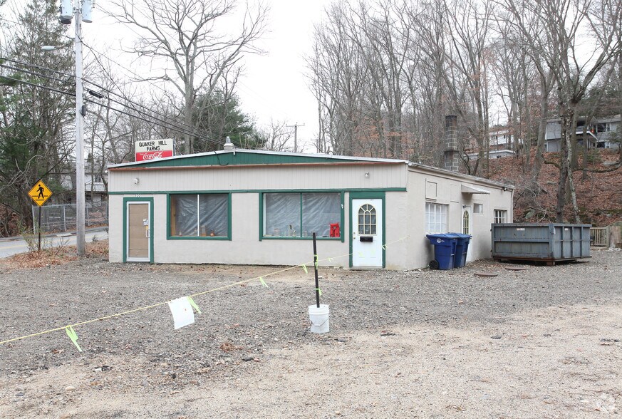 100 Old Norwich Rd, Quaker Hill, CT à vendre - Photo du bâtiment - Image 2 de 17