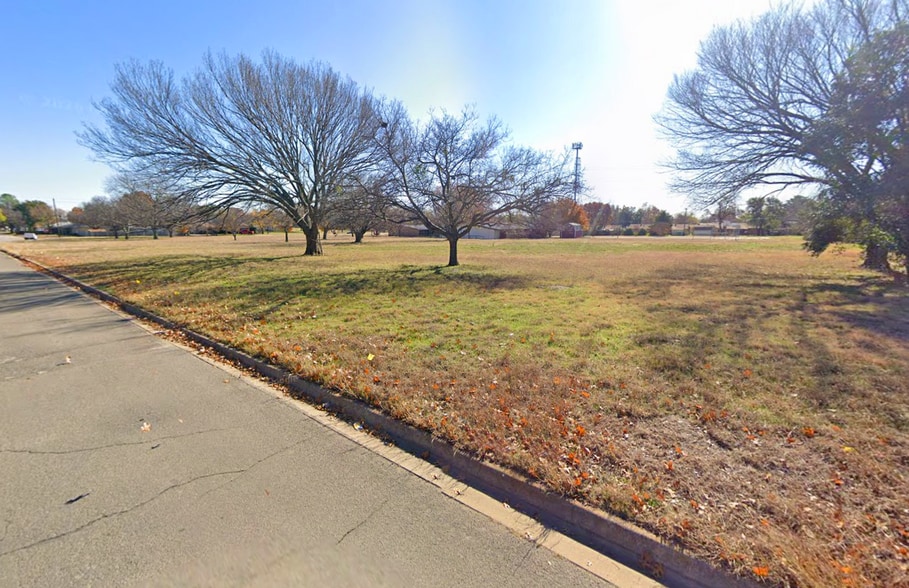 4517 Rufe Snow Dr, Fort Worth, TX for sale - Building Photo - Image 3 of 5