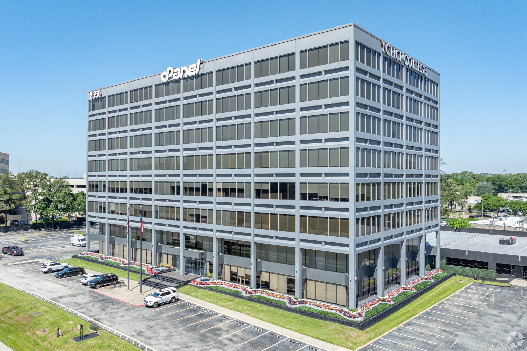 2550 N Loop Fwy W, Houston, TX à louer Photo du bâtiment- Image 1 de 7