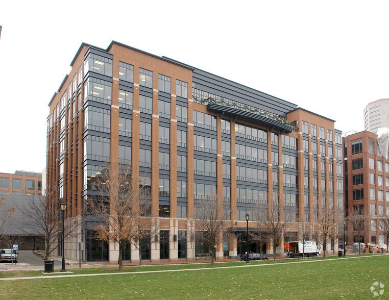 250 West St, Columbus, OH à louer - Photo du bâtiment - Image 3 de 8