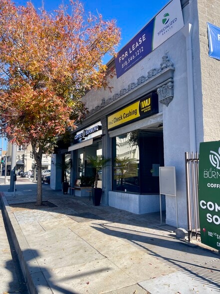 102-104 S Glendale Ave, Glendale, CA à louer - Photo du bâtiment - Image 3 de 5