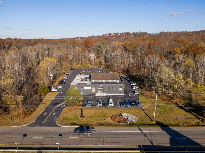 1136 Route 9, Wappingers Falls, NY à vendre - Photo du bâtiment - Image 2 de 18