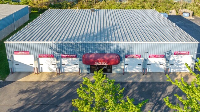 Plus de détails pour 1031 Contract St, Lexington, KY - Industriel à vendre