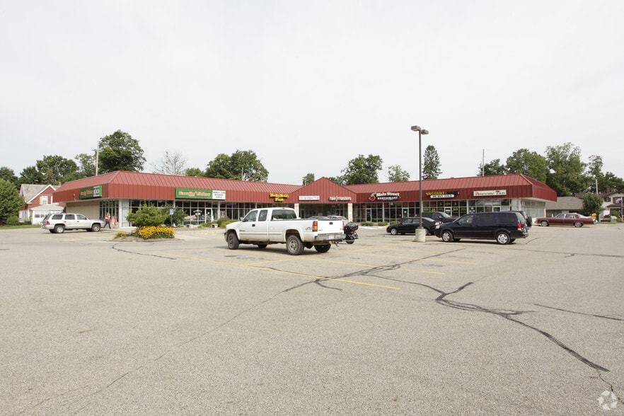 151-155 S Main St, Cedar Springs, MI à louer - Photo du bâtiment - Image 1 de 10
