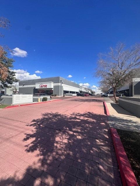 1025 N McQueen Rd, Gilbert, AZ for lease Primary Photo- Image 1 of 12