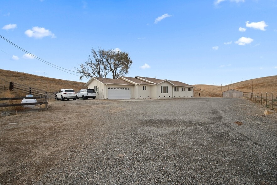15800 Altamont Pass Rd, Tracy, CA for sale - Building Photo - Image 2 of 69