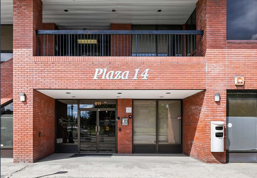 811 14 St NW, Calgary, AB à louer - Photo du bâtiment - Image 3 de 5