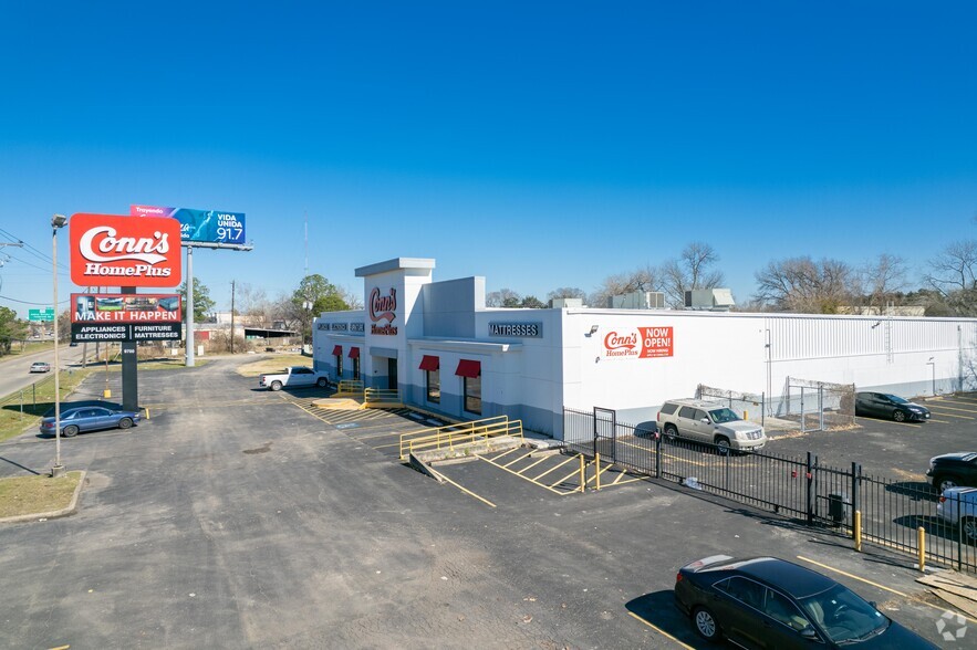 9700 North Fwy, Houston, TX for sale - Building Photo - Image 2 of 4