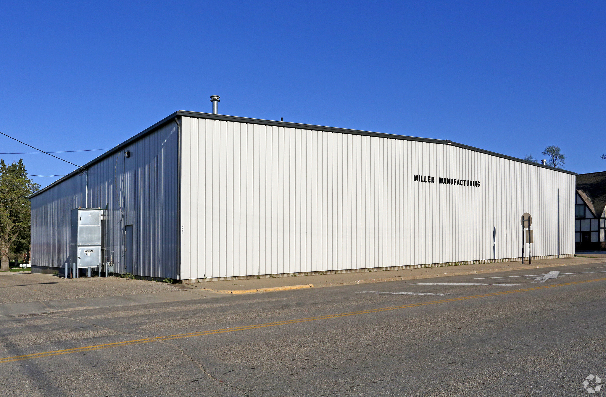 431 4th St N, Dassel, MN for sale Primary Photo- Image 1 of 1