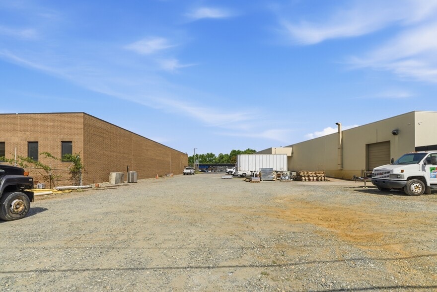 809 Post St, Greensboro, NC for lease - Building Photo - Image 2 of 28