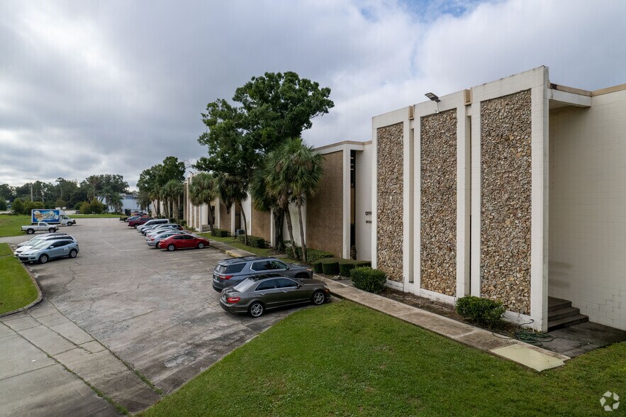 3030 Powers Ave, Jacksonville, FL à louer - Photo du bâtiment - Image 2 de 7