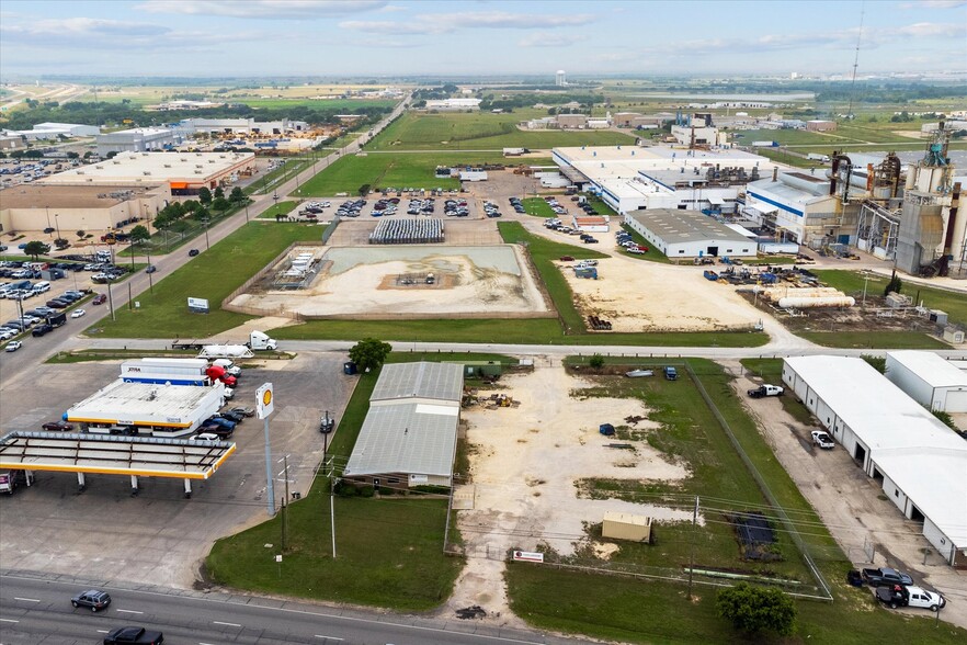 2309 N Main St, Cleburne, TX for sale - Building Photo - Image 3 of 53