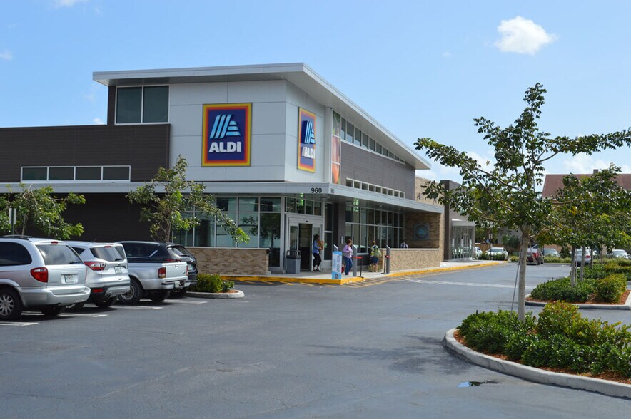 960 N Federal Hwy, Pompano Beach, FL à louer - Photo du bâtiment - Image 3 de 5