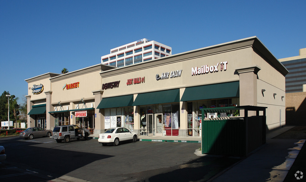 655-691 S Main St, Orange, CA for lease - Building Photo - Image 3 of 6