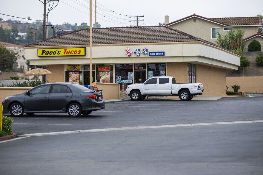 1101-1123 S Brea Canyon Rd, Diamond Bar, CA à louer - Photo du bâtiment - Image 3 de 24