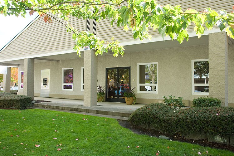 1375 NW Mall St, Issaquah, WA à louer - Photo du bâtiment - Image 2 de 3