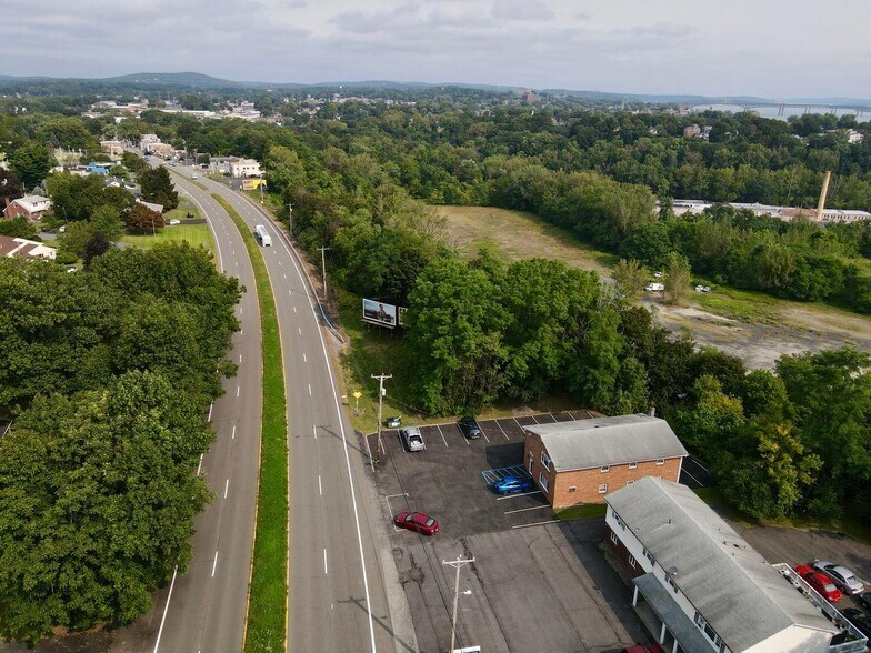 3212 US Route 9W, New Windsor Township, NY à louer - Photo du bâtiment - Image 1 de 8