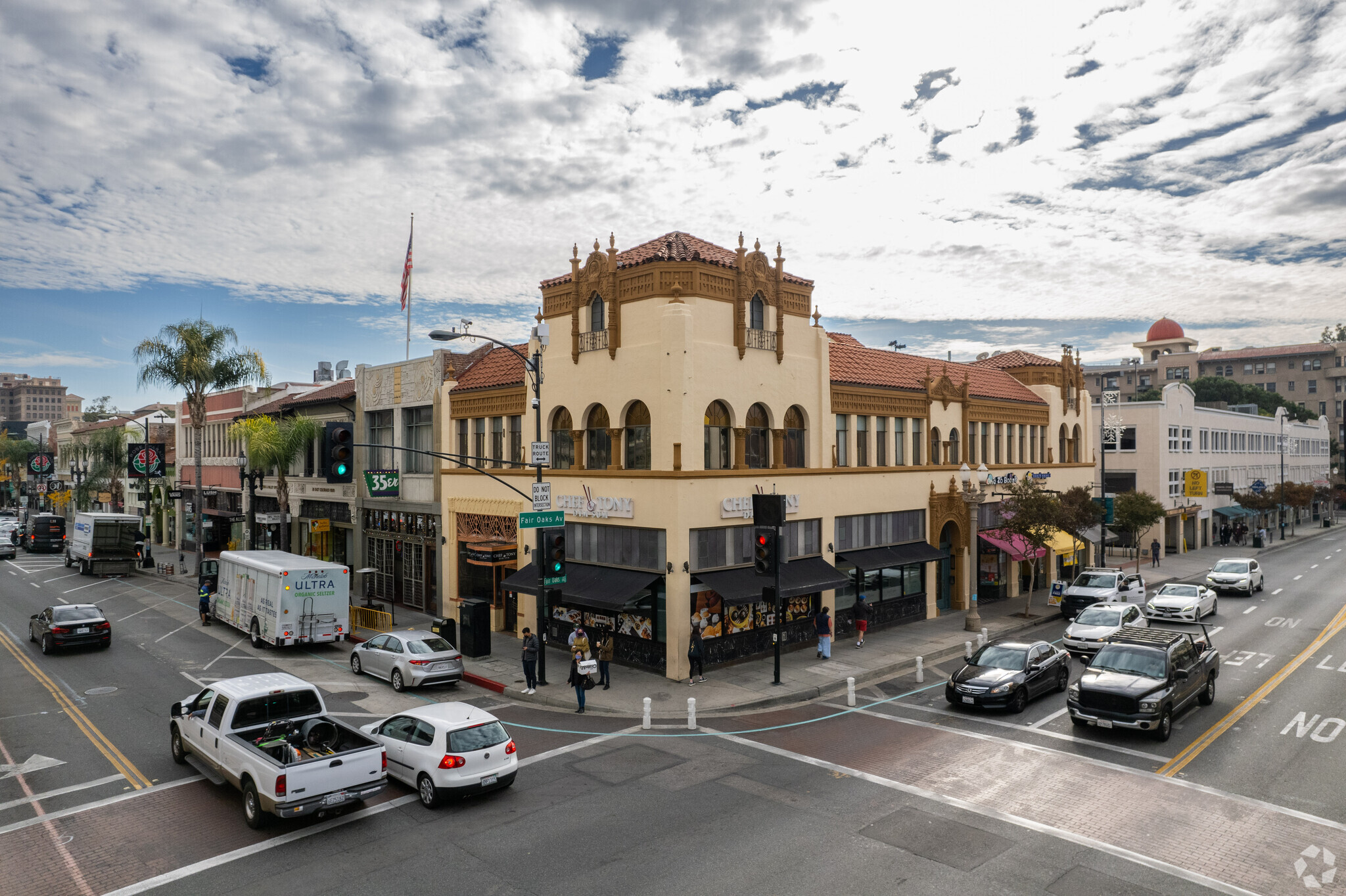 2 E Colorado Blvd, Pasadena, CA for lease Building Photo- Image 1 of 17