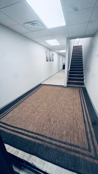 6015 S Rainbow Blvd, Las Vegas, NV à vendre - Photo du bâtiment - Image 3 de 17